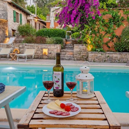 Kiparissi Villa Kourtaiika ภายนอก รูปภาพ