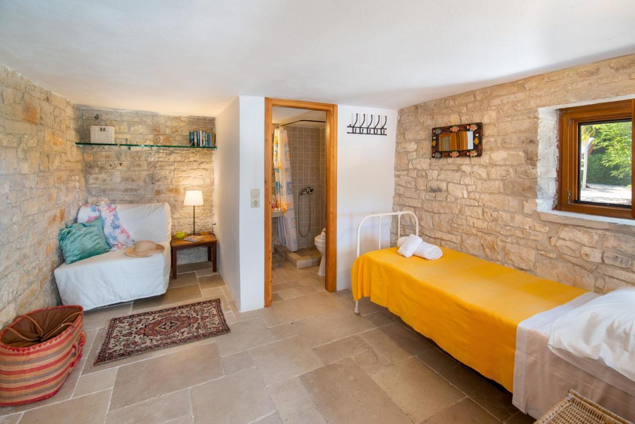 Kiparissi Villa Kourtaiika ภายนอก รูปภาพ