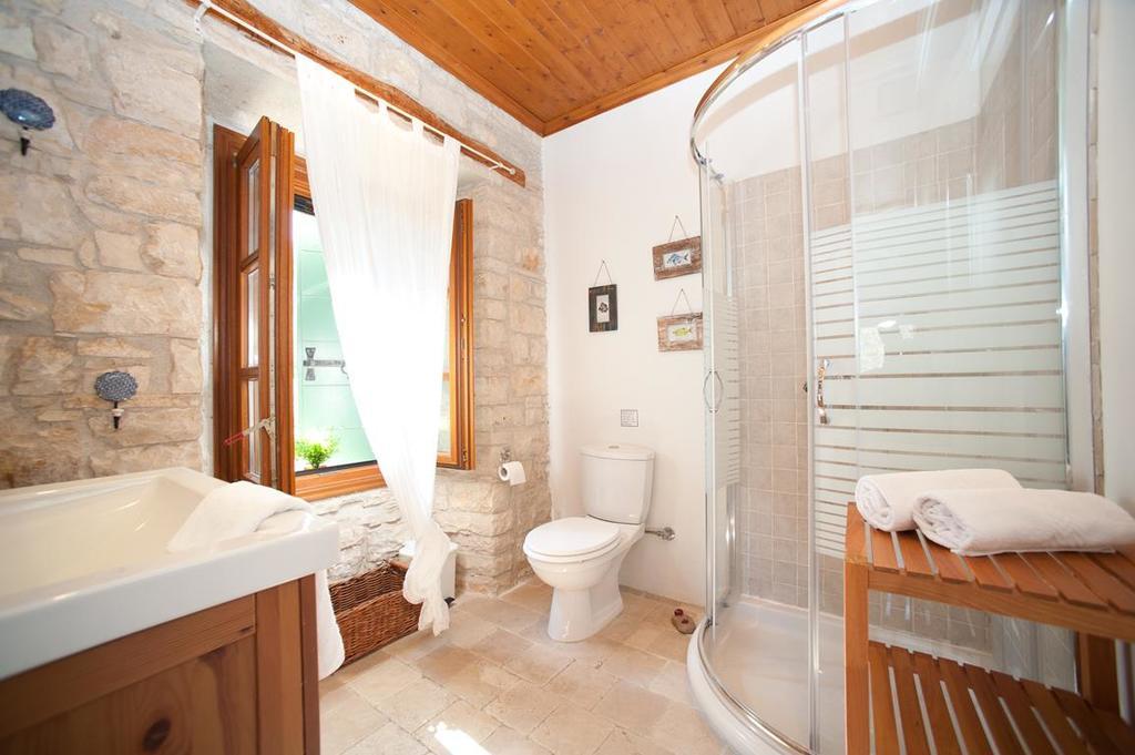 Kiparissi Villa Kourtaiika ภายนอก รูปภาพ