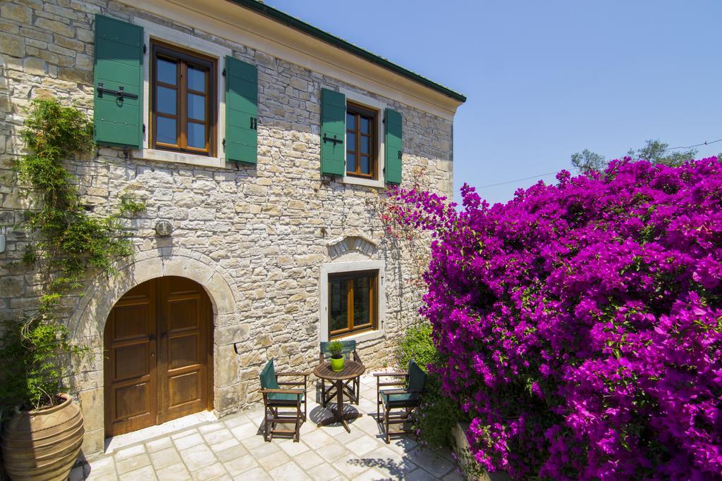 Kiparissi Villa Kourtaiika ภายนอก รูปภาพ