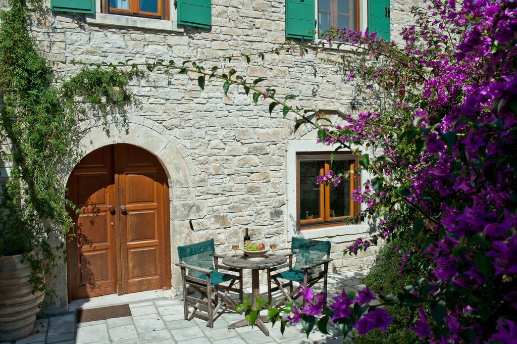 Kiparissi Villa Kourtaiika ภายนอก รูปภาพ