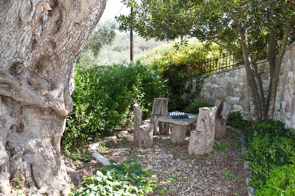 Kiparissi Villa Kourtaiika ภายนอก รูปภาพ