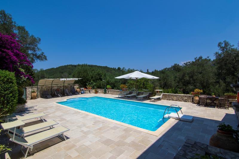 Kiparissi Villa Kourtaiika ภายนอก รูปภาพ