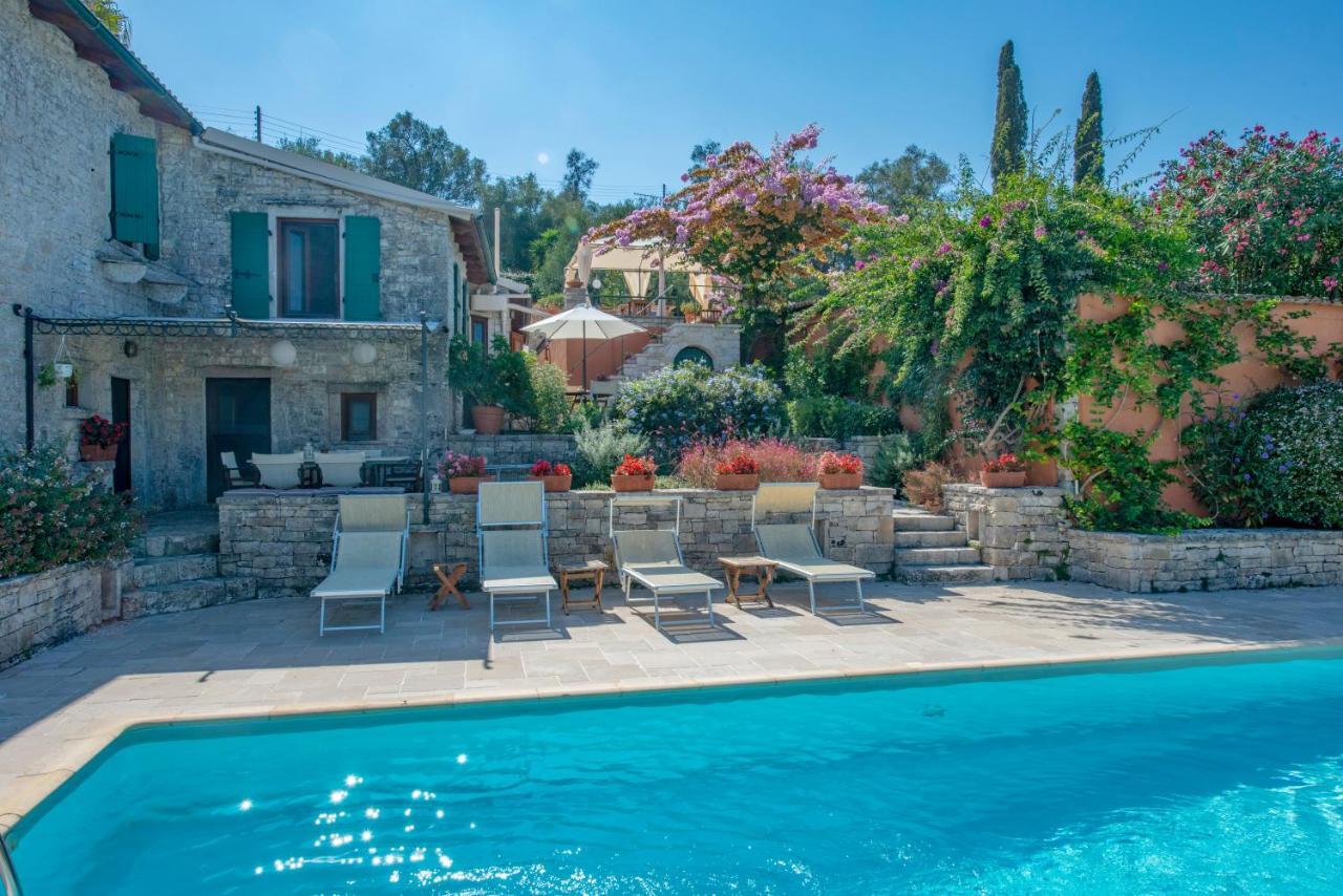 Kiparissi Villa Kourtaiika ภายนอก รูปภาพ